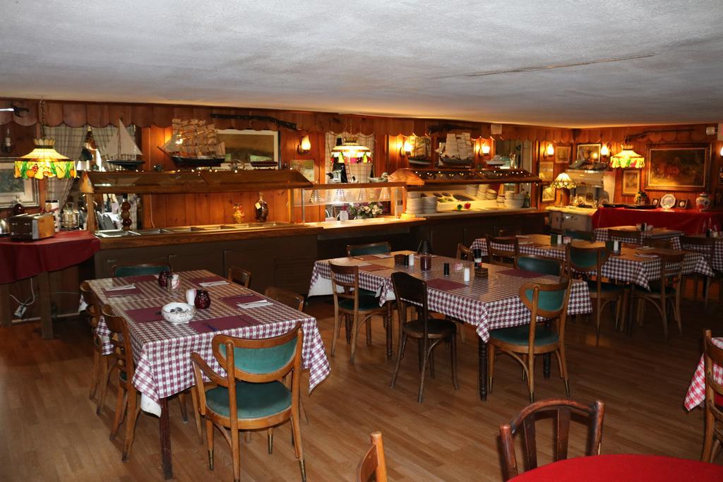Pine Hill Colonial Inn מראה חיצוני תמונה