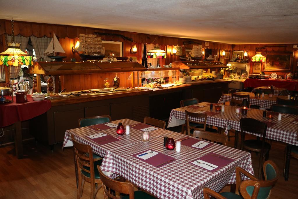 Pine Hill Colonial Inn מראה חיצוני תמונה