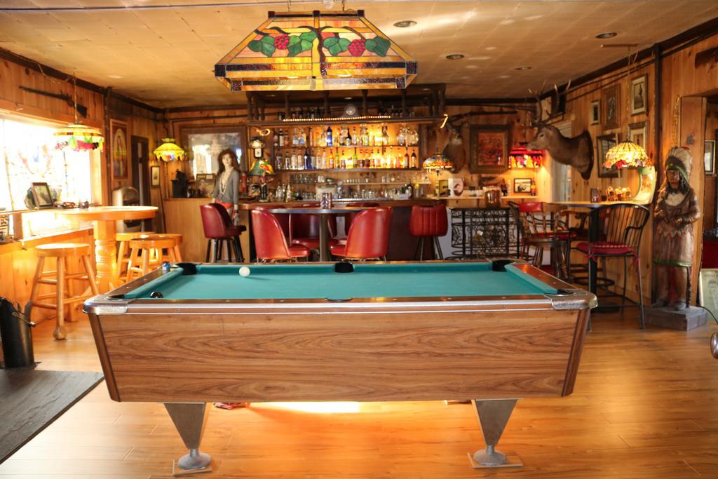 Pine Hill Colonial Inn מראה חיצוני תמונה