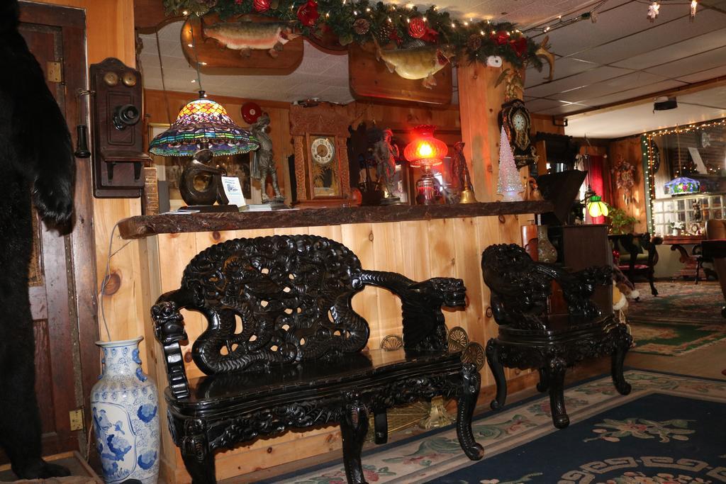 Pine Hill Colonial Inn מראה חיצוני תמונה