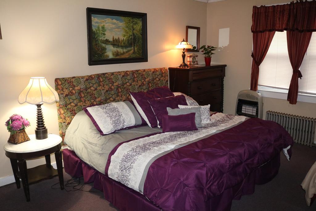 Pine Hill Colonial Inn מראה חיצוני תמונה