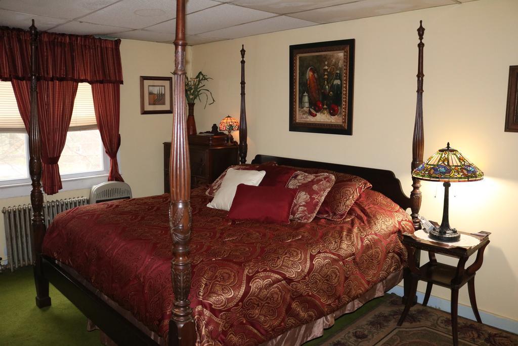 Pine Hill Colonial Inn מראה חיצוני תמונה